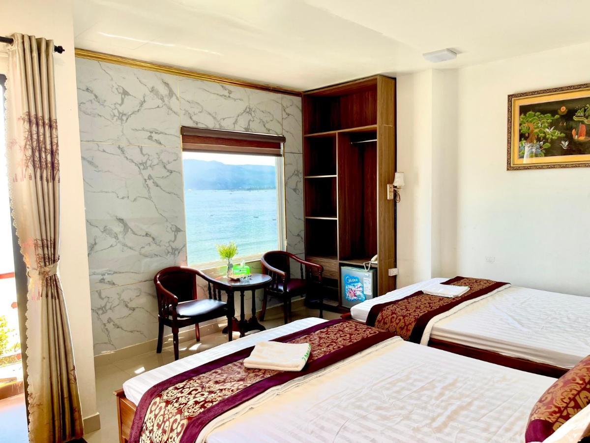 Hong Phuc Hotel 2 Дананг Екстериор снимка