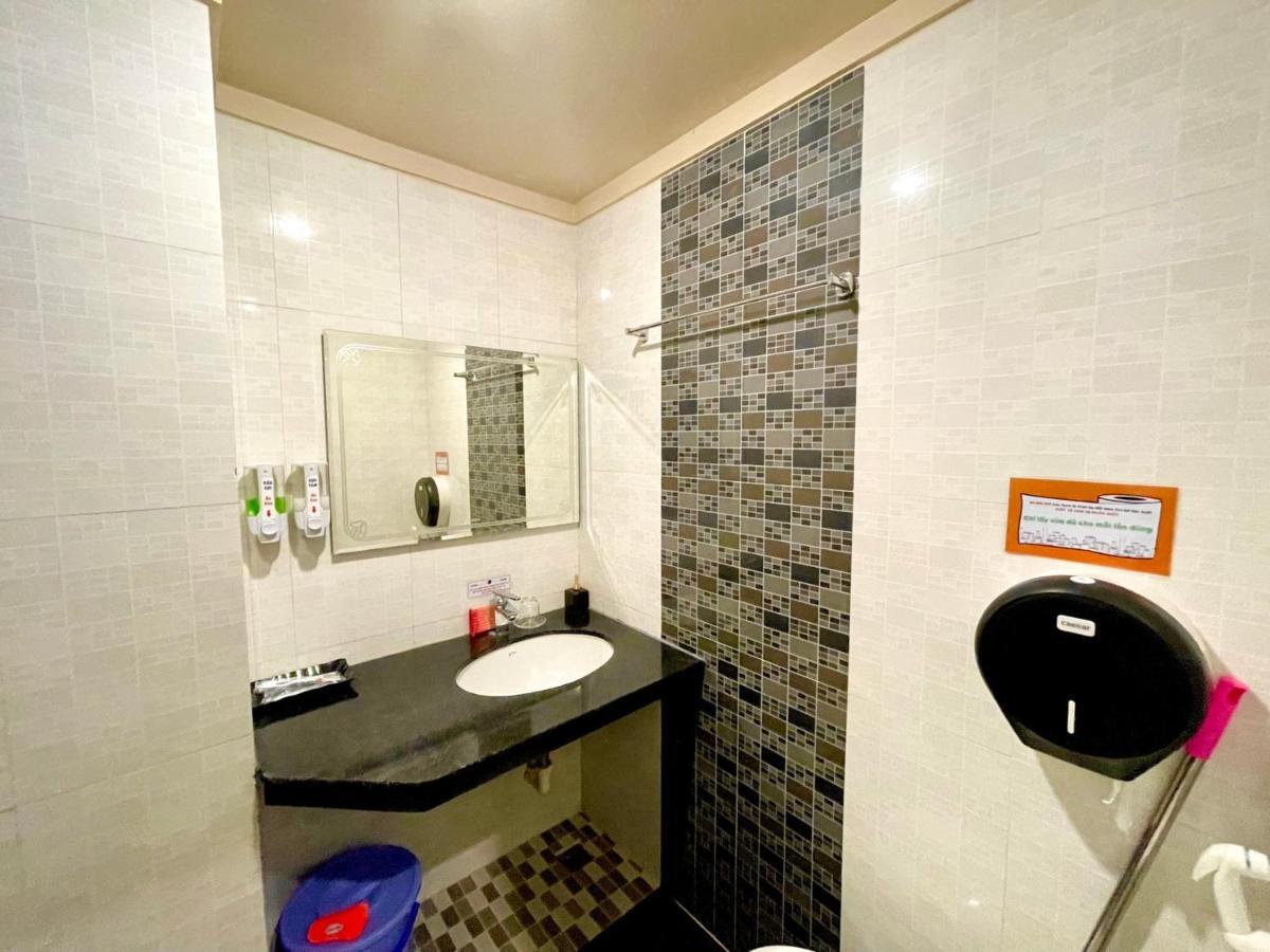 Hong Phuc Hotel 2 Дананг Екстериор снимка